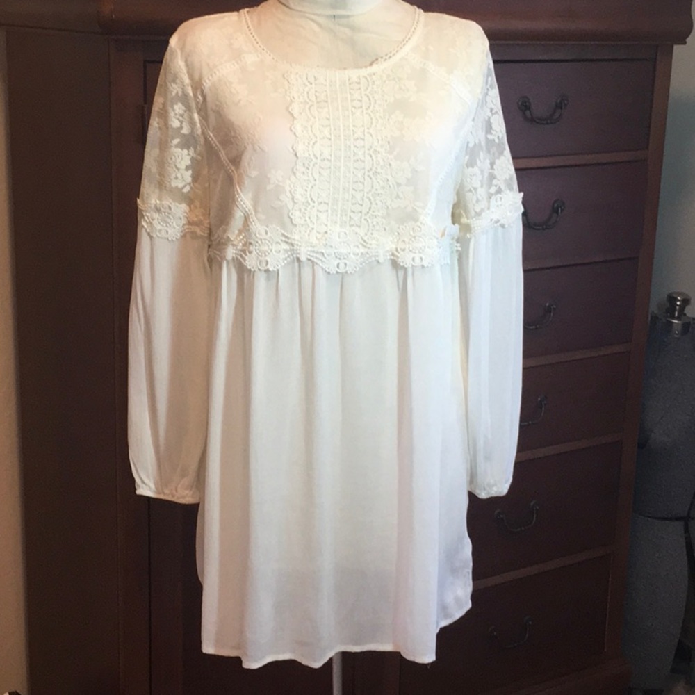Lace detailed babydoll top